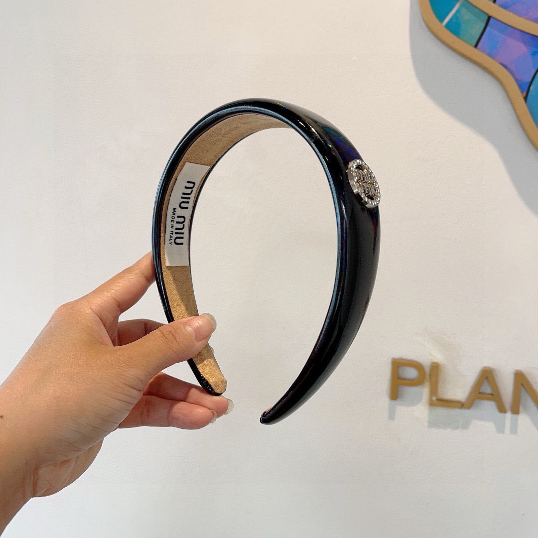 High-Quality Special Fabrics for Teenage Hairdressing: Miu Miu Packaging on Page 99 - 图片 2