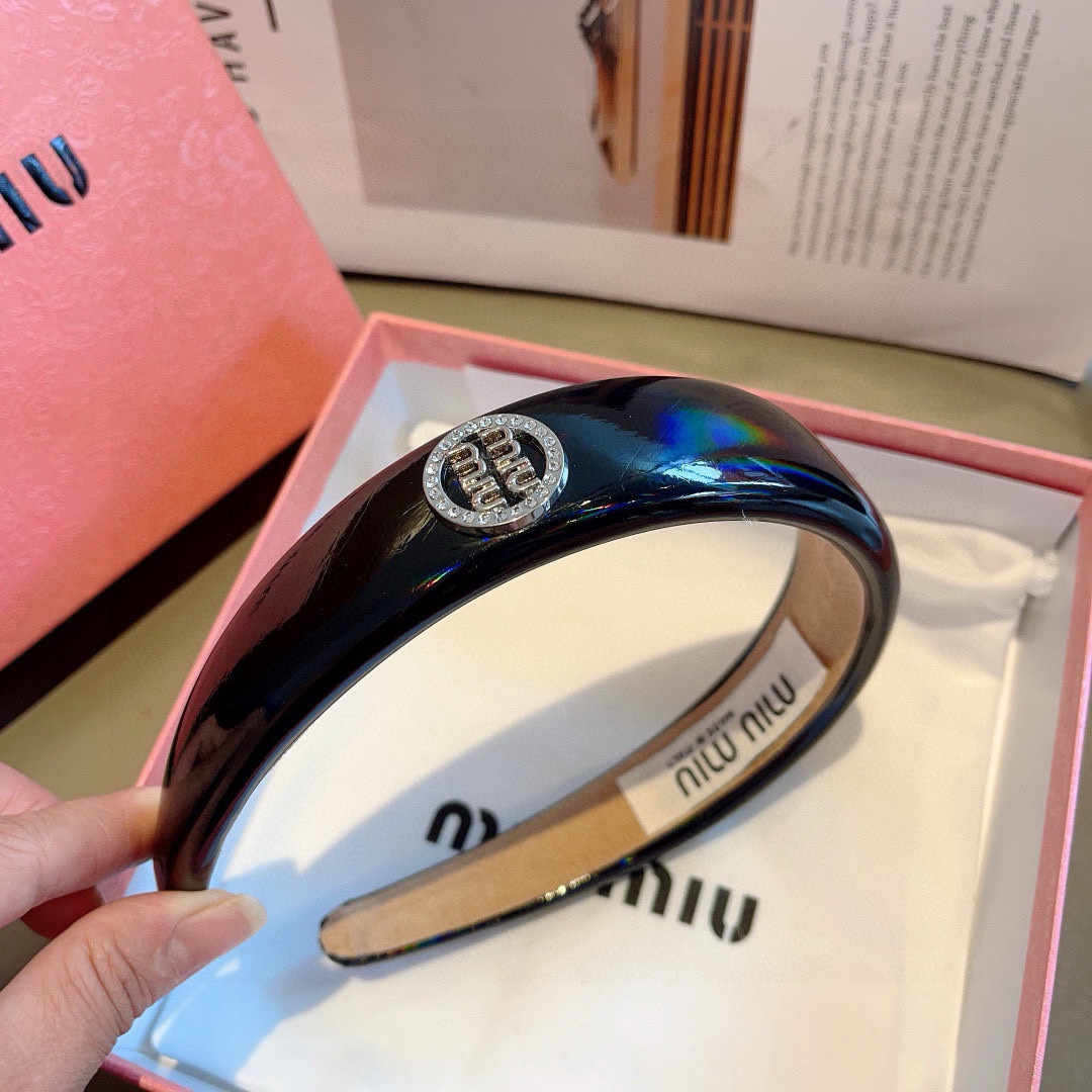 High-Quality Special Fabrics for Teenage Hairdressing: Miu Miu Packaging on Page 99 - 图片 6