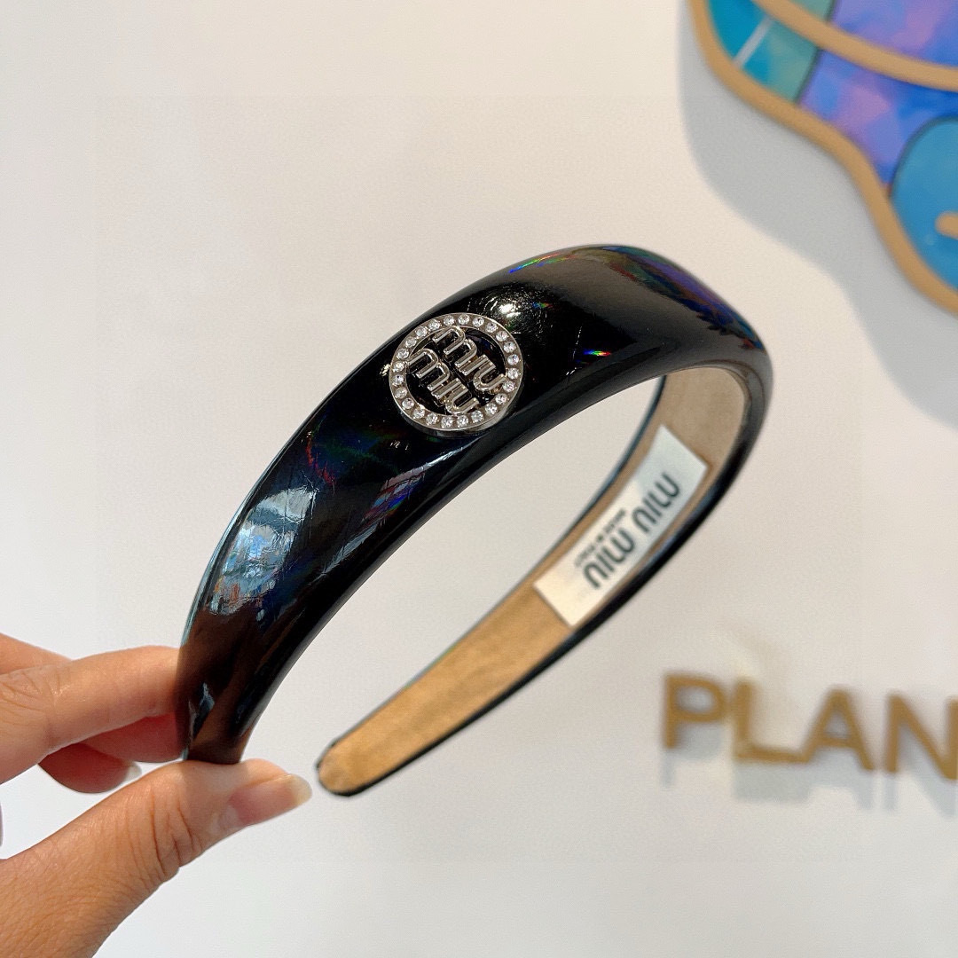 High-Quality Special Fabrics for Teenage Hairdressing: Miu Miu Packaging on Page 99 - 图片 3