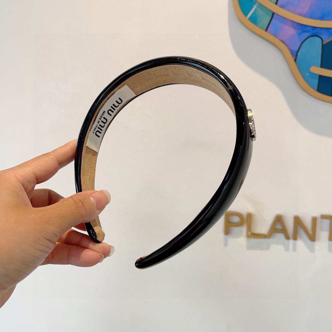 High-Quality Special Fabrics for Teenage Hairdressing: Miu Miu Packaging on Page 99 - 图片 4