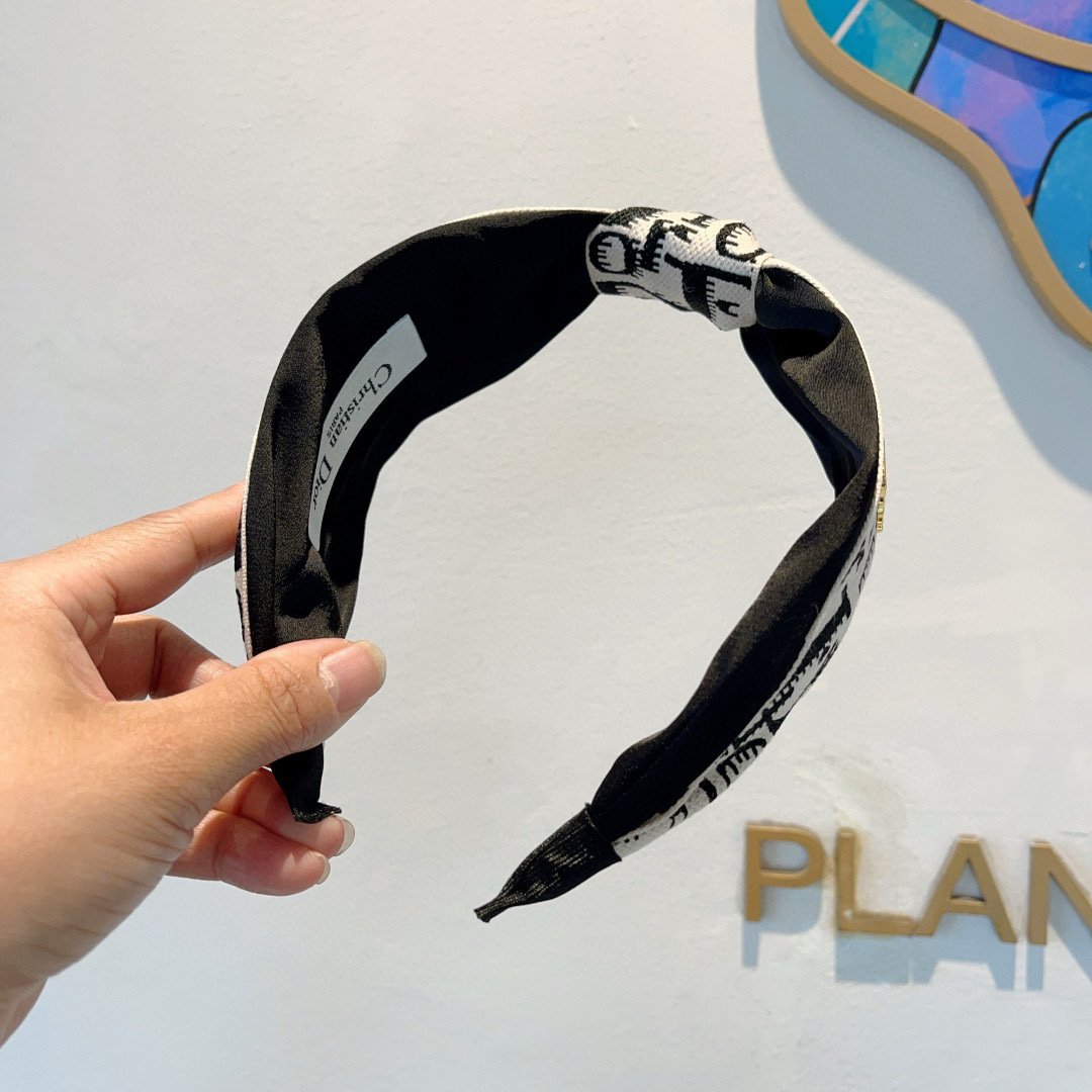 Dior Packaging: Big Hair and Fresh Charm on Page 99 - 图片 4