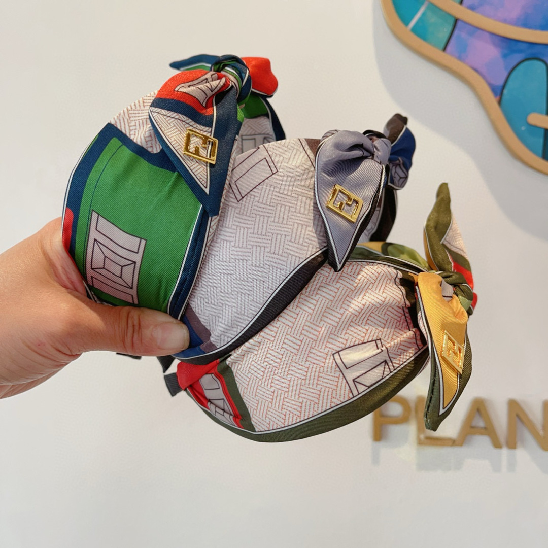 “Fendi’s New Packaging Unveiled: Blood, Reason, Clue, Fundi, Freedom – Big Revelation” - 图片 9