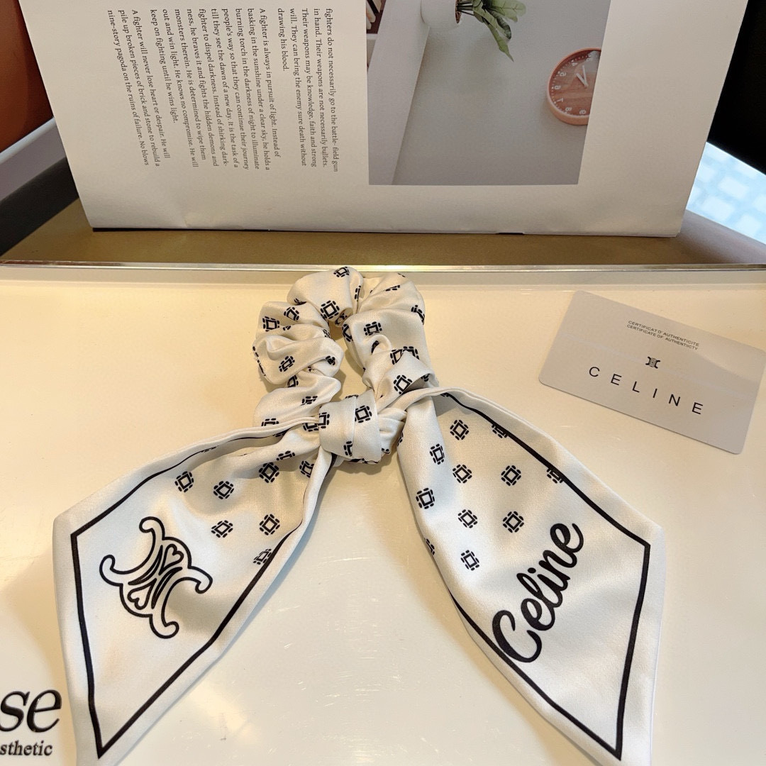 High-End Korean Leather Bands and Classic Designs: CELINE Packaging Highlights Elegance and Style - 图片 3