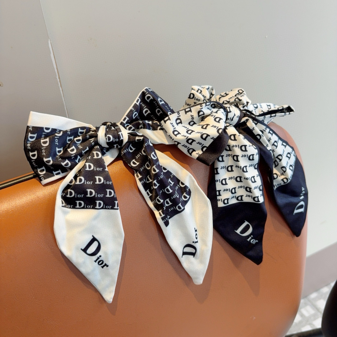 Dior Ponytail Hair Rings Packaging with High-End Korean Cortex and Classic Flower Design - 图片 3