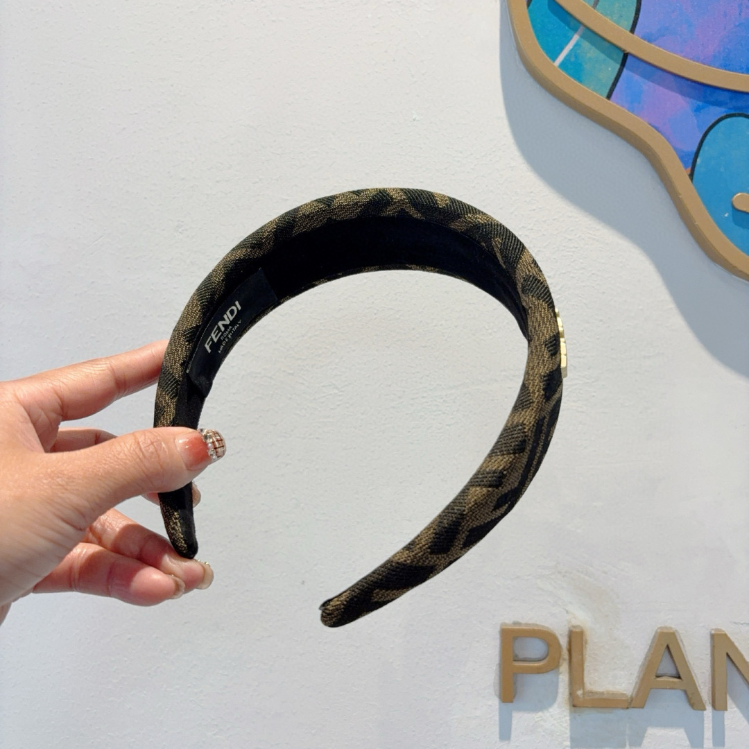 Packaging p. 99 FENDI FINDI, FUNDI, FUNDI, FUNDI, FUNDI, FUNDI, FUNDI - 图片 4