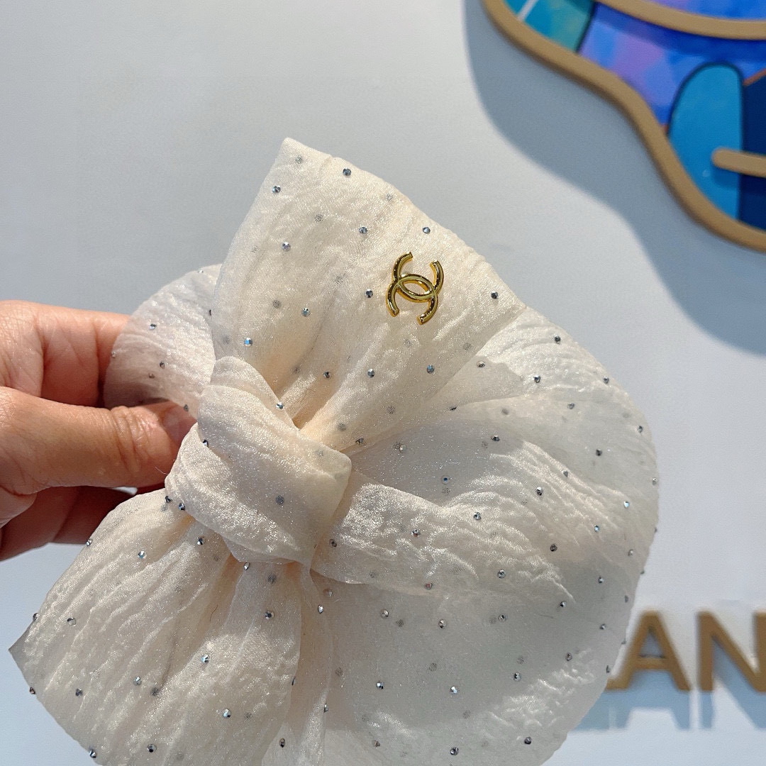 Chanel’s Summer Fragrance: Retro-Cap Design with High-End Materials and Fashion Elements - 图片 5