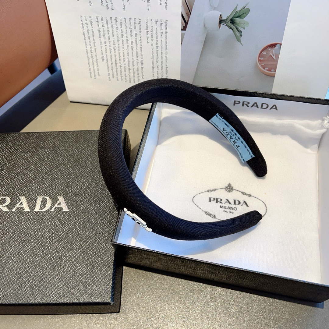 PRADA’s New Packaging on Page 99: Trendy, Elegant, and Versatile Options - 图片 5