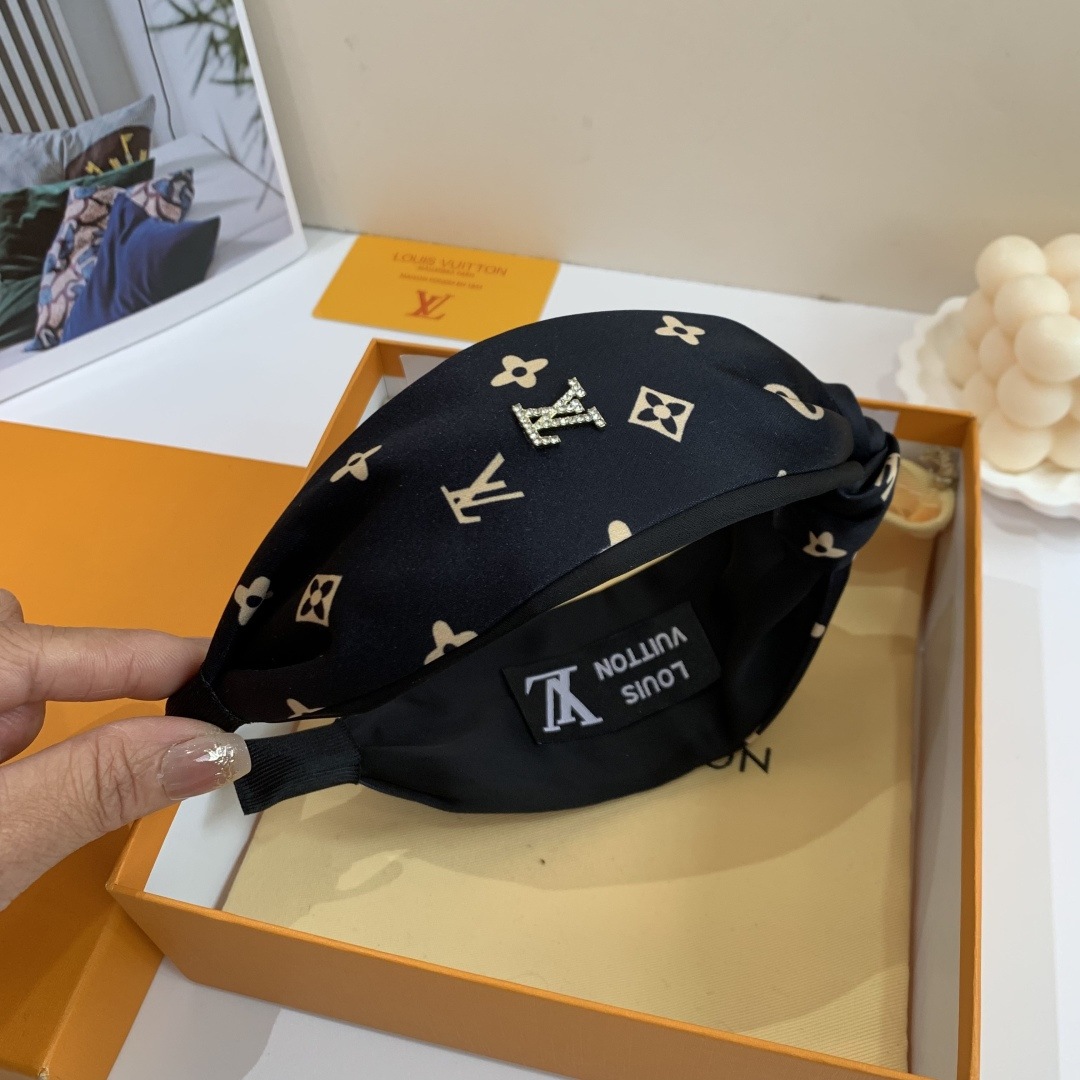 Louis Vuitton Introduces New Wide-Fashion Hair Packaging on Page 99 - 图片 4