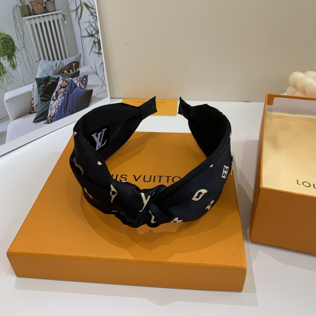 Louis Vuitton Introduces New Wide-Fashion Hair Packaging on Page 99 - 图片 3