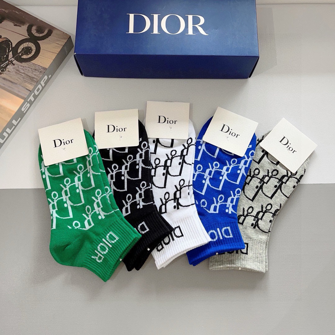 配包装（一盒5双） Dior 迪奥2023新款小腿袜子！纯棉面料，火爆Ｄ图案，专柜同步中短筒袜子，💛大牌