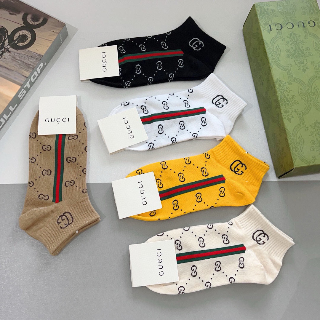 配包装（一盒5双）
 Gucci 古奇 ins超火爆短款袜，纯棉面料，潮人必备 ，Gucci 爆款，经典