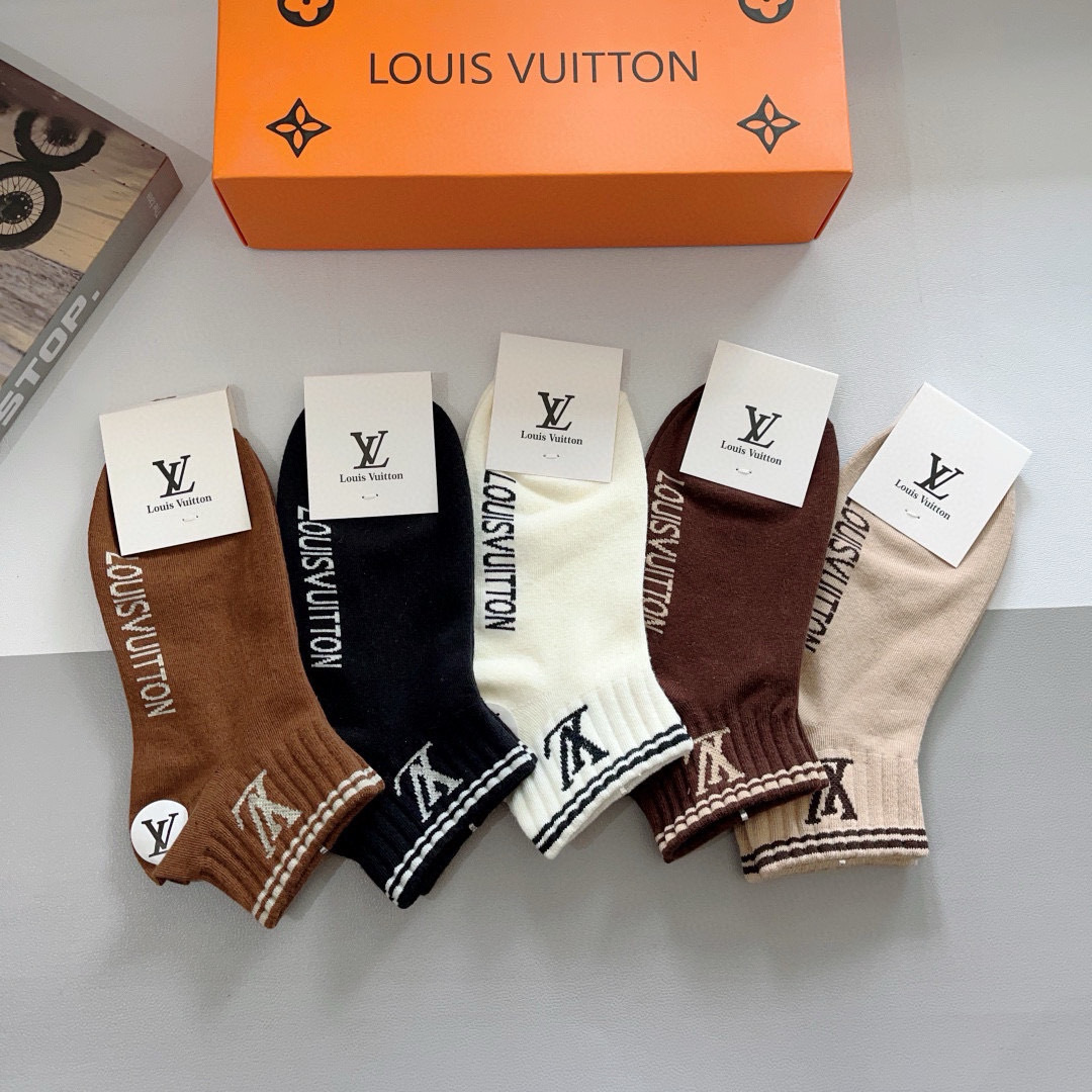 配包装（一盒5双） 🌟 LV 路易威登 超火爆小单品，纯棉面料，潮人必备 爆款，经典字母logo中筒袜，