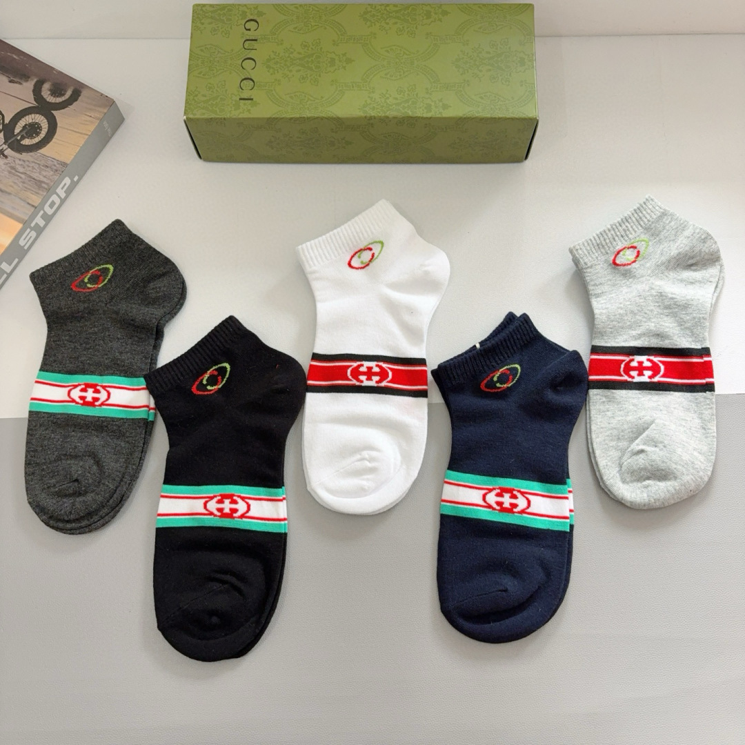 配包装（一盒5双）
 Gucci 古奇 ins超火爆男士短款袜，纯棉面料，潮人必备 ，Gucci 爆款，