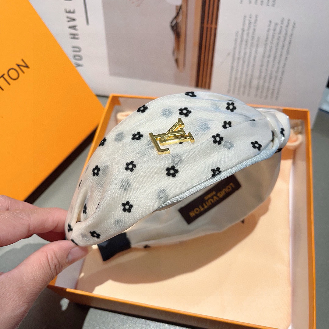 Latest Louis Vuitton Silk Packaging and Fashion Trends on Page 99 - 图片 6
