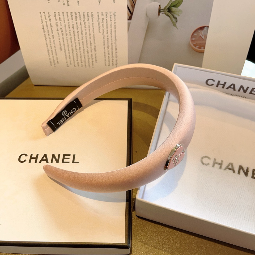CHANEL’s New High-End Multicolor Packaging on Page 99 - 图片 8