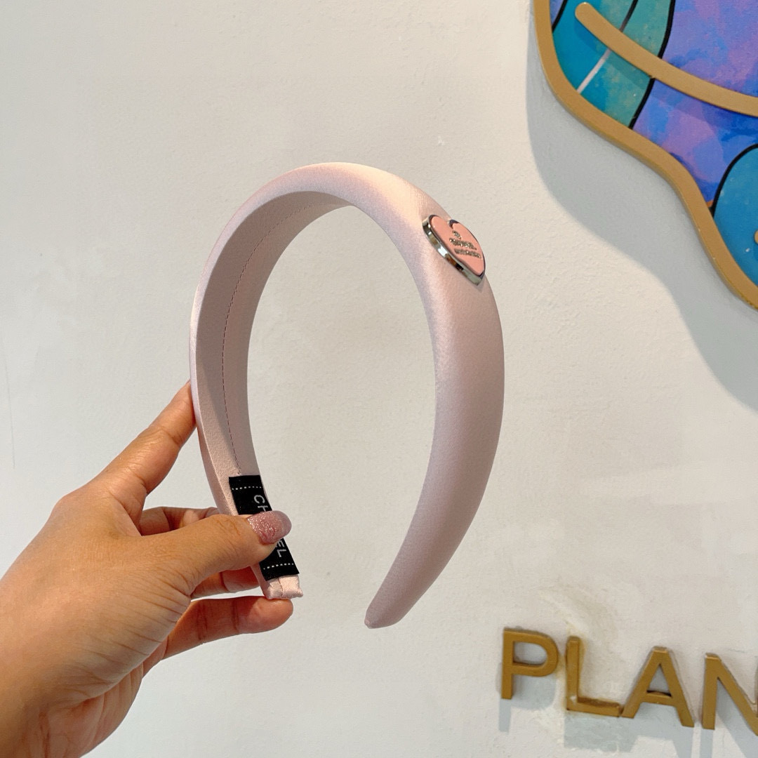 CHANEL’s New High-End Multicolor Packaging on Page 99 - 图片 2