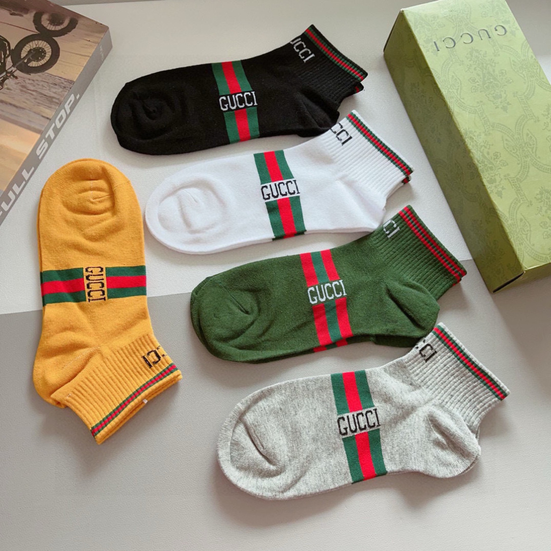 配包装（一盒5双）
 Gucci 古奇 新款中筒男女通用袜，纯棉面料，潮人必备 ，爆款经典双G，个性时尚
