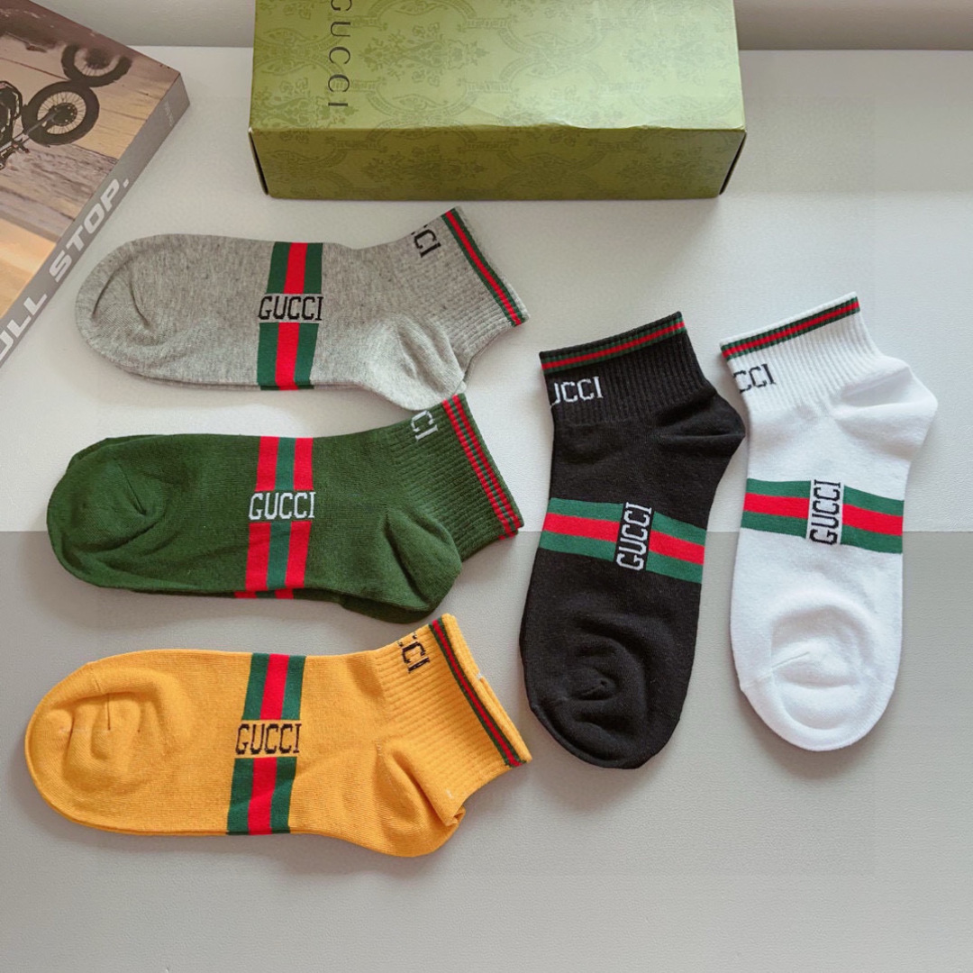 配包装（一盒5双）
 Gucci 古奇 新款中筒男女通用袜，纯棉面料，潮人必备 ，爆款经典双G，个性时尚
