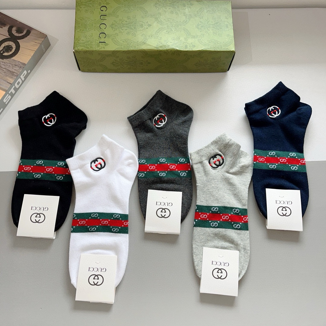 配包装（一盒5双） 
Gucci 古奇 火爆经典款男士船袜，刺绣纯棉面料，潮人必备 ，经典双G袜子，个性