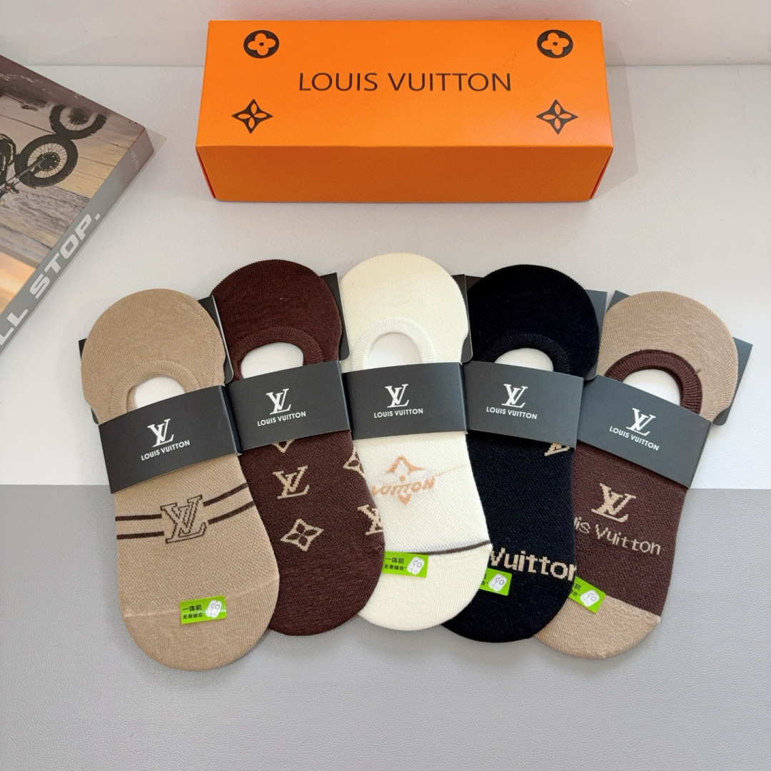 （一盒5双）
LV （路易威登） 高版本竹棉船袜，秒杀市场普通货，经典图案logo，专柜同步袜子❗️大牌