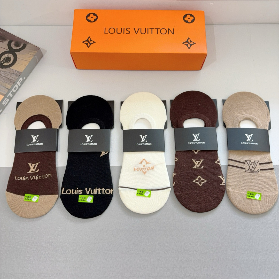 （一盒5双）
LV （路易威登） 高版本竹棉船袜，秒杀市场普通货，经典图案logo，专柜同步袜子❗️大牌
