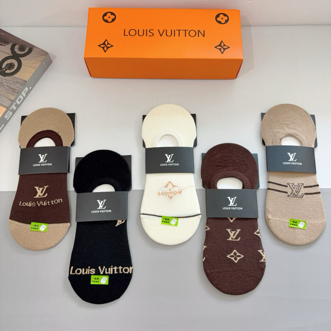 （一盒5双）
LV （路易威登） 高版本竹棉船袜，秒杀市场普通货，经典图案logo，专柜同步袜子❗️大牌