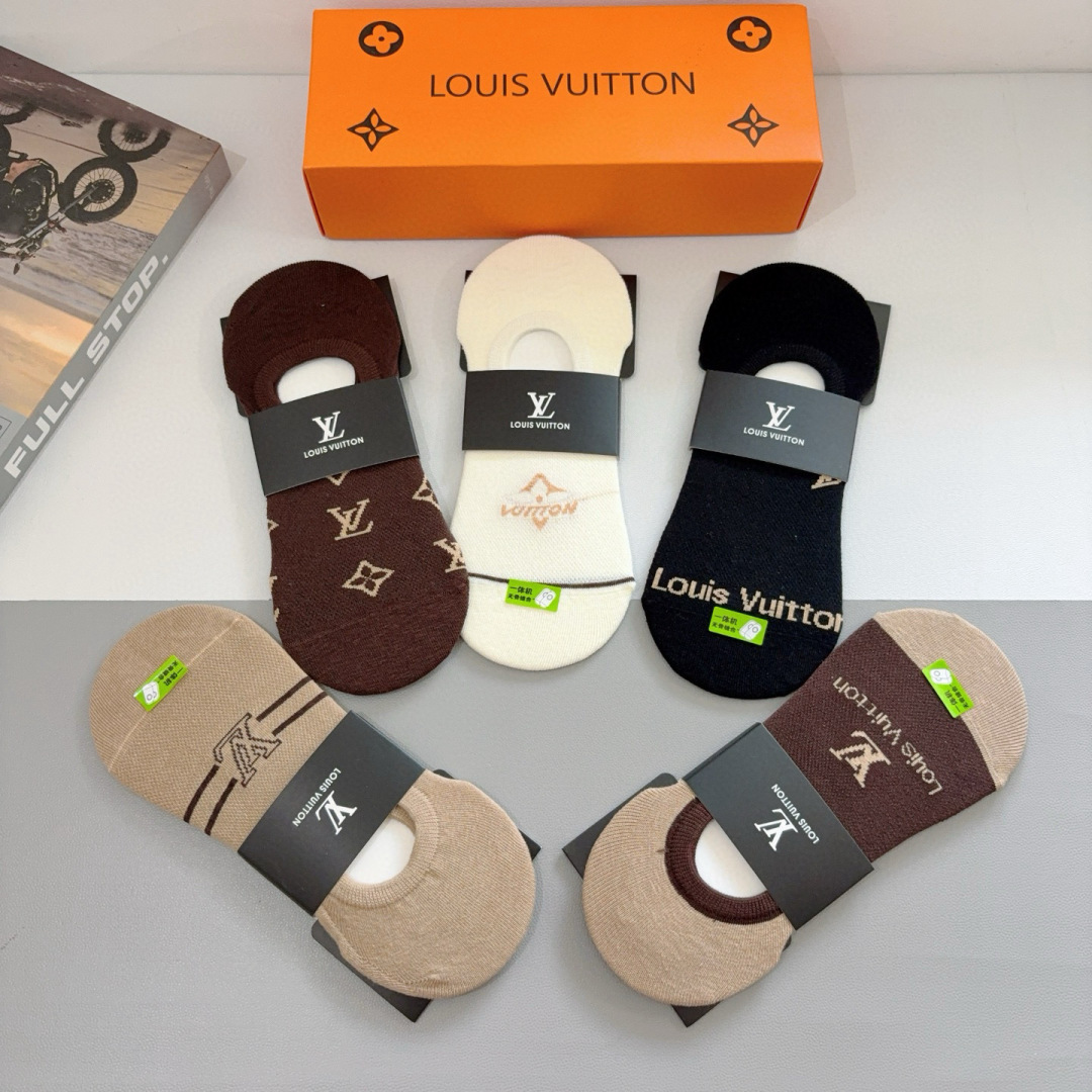 （一盒5双）
LV （路易威登） 高版本竹棉船袜，秒杀市场普通货，经典图案logo，专柜同步袜子❗️大牌
