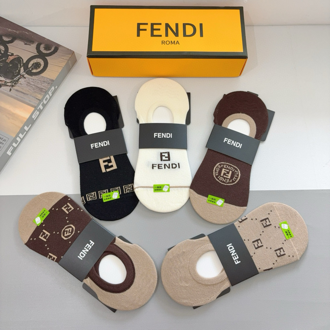 配包装（一盒5双）
FENDI （芬迪） 经典纯棉船袜，秒杀市场普通货，经典图案logo，专柜同步袜子❗