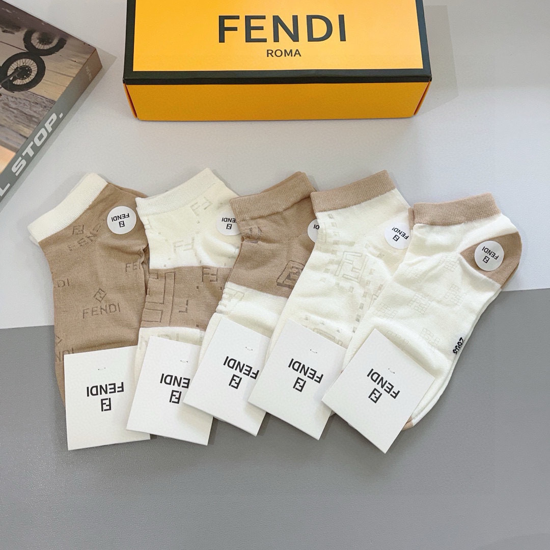 配包装（一盒5双）
FENDI  芬迪  双Ｆ字母爆款船袜，竹棉面料， 专柜同款 💓实用好穿 柔软透气，