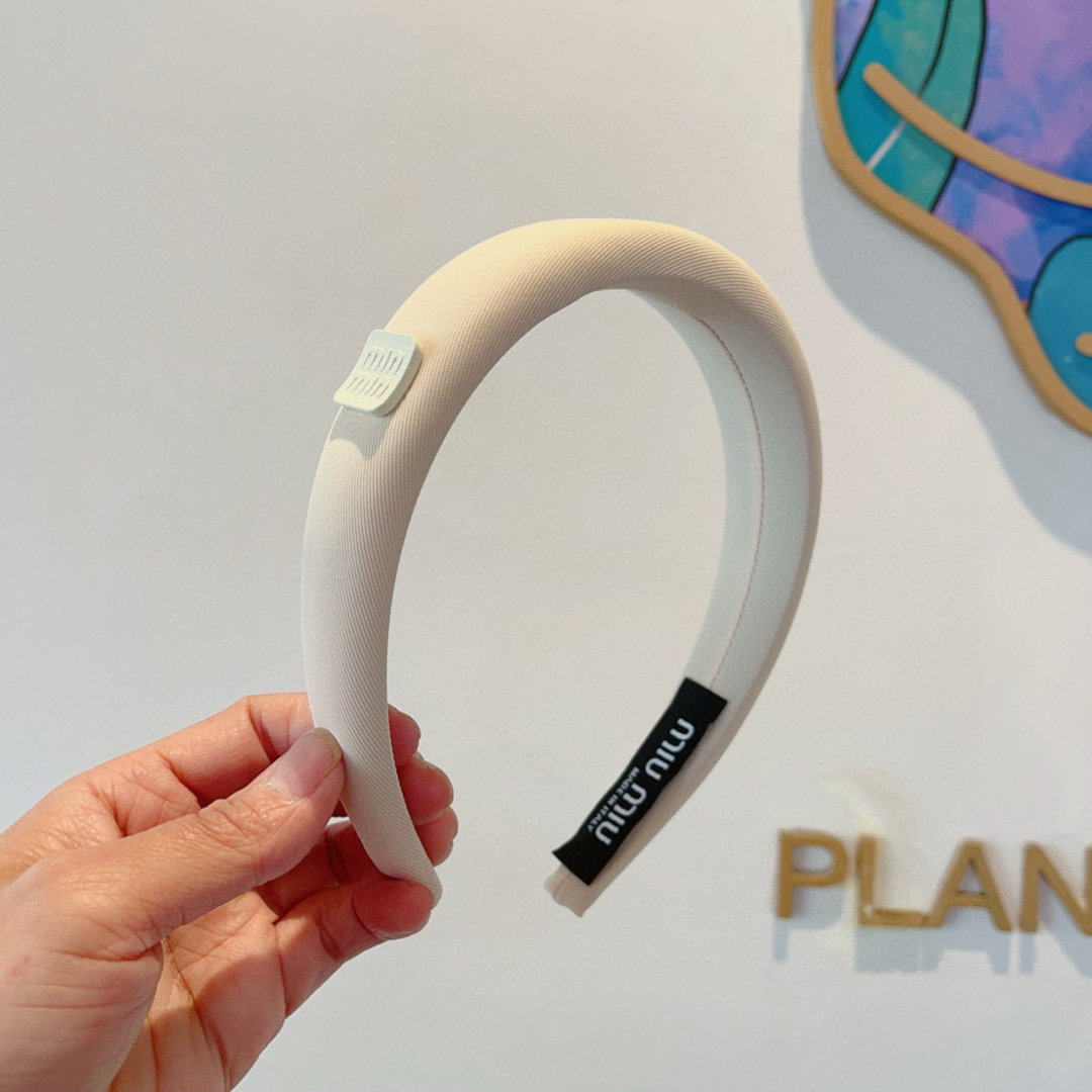 NO:301131,Packaging MIUMIU (Miao Miu) new sweet letter handmade headband, girlish simple and versatile headband, trendy women's essentials, super high-end!  hairpins, hairpins, miumiu, hairpins19860909配包装 MIUMIU（缪缪）新款甜美字母手工制作发箍,少女感简约百搭头箍、潮女必备品,超级的高大上！发夹,发夹,miumiu,hairpins,accessory