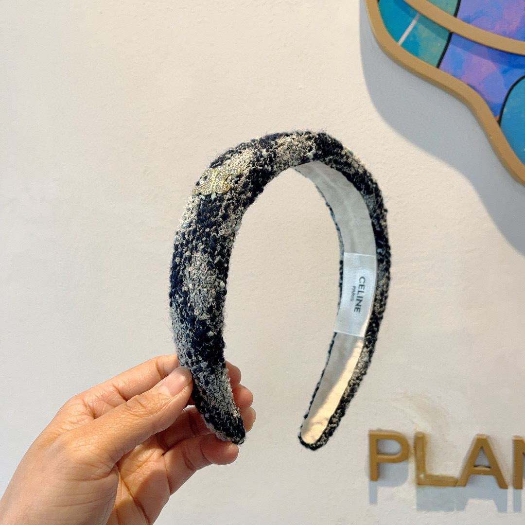 NO:301140,Packaging CELINE official classic new threaded pleated headband, a goddess must-have headband, very comfortable and fashionable, comfortable and trendy!  hairpins, hairpins, celine, celine, hairpins19860909配包装 CELINE（赛琳）官方经典新款螺纹褶皱发箍,女神必备头箍,非常舒时尚百搭,舒适潮流款！发夹,发夹,celine,celine,hairpins,accessory