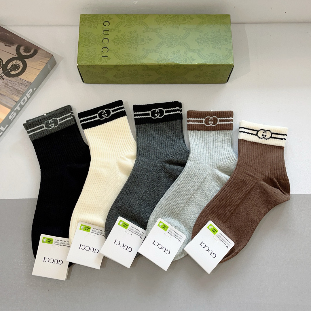NO:299246,Packaging (one box of 5 pairs) GUCCI new mid-tube socks!  , classic GG letters, counter synchronous mid-tube socks, big brands go out on the street, trendy people must have super easy to match socks, stockings, socks, gucci, socks19860909配包装（一盒5双） GUCCI 古奇 新款中筒袜子！,经典GG字母、专柜同步中筒袜子,大牌出街,潮人必备超好搭袜子,丝袜,袜子,gucci,socks,accessory