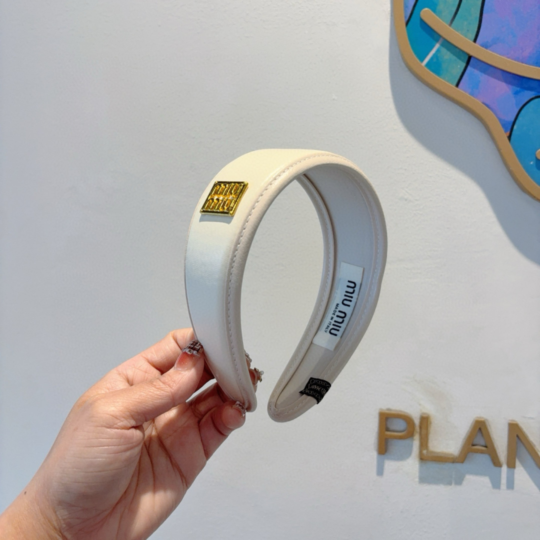 NO:301056,Packaging MIUMIU (Miao Miao) new sheepskin wide version handmade headband, Korean version simple and versatile headband, trendy women's essentials, super high-end!  hairpins, hairpins, miumiu, sheepskin, hairpins19860909配包装 MIUMIU（缪缪）新款羊皮宽版手工制作发箍,韩版简约百搭头箍、潮女必备品,超级的高大上！发夹,发夹,miumiu,sheepskin,hairpins,accessory