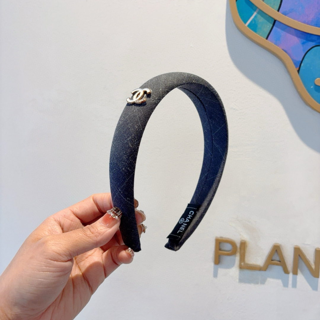 NO:301064,Packaging CELINE Arc de Triomphe classic new headband, a goddess must-have headband, very comfortable and fashionable, comfortable and trendy!  hairpins, hairpins, celine, celine, hairpins19860909配包装 CELINE（赛琳）凯旋门经典新款发箍,女神必备头箍,非常舒时尚百搭,舒适潮流款！发夹,发夹,celine,celine,hairpins,accessory