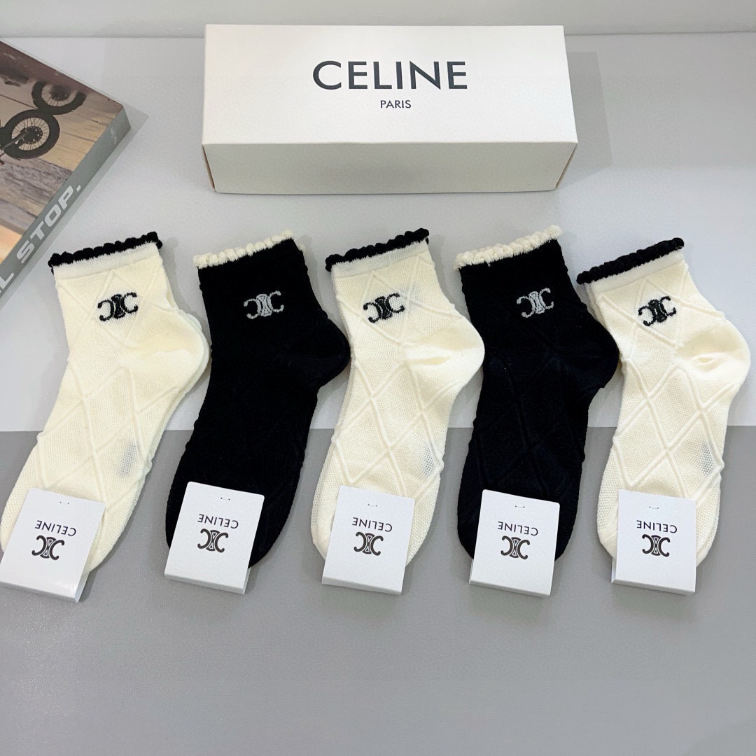配包装（一盒5双）
CELINE  赛琳 新款中筒袜、竹棉面料，专柜同 步中筒袜子，💛大牌出街，潮人必备