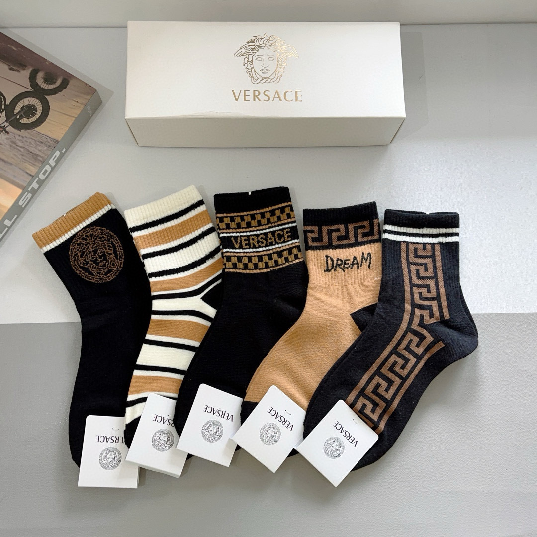 配包装【一盒五双】
VERSACE范思哲 欧美大牌中筒袜🔥🌟潮人必不能少的专柜代购品质纯棉袜子 ，超级百