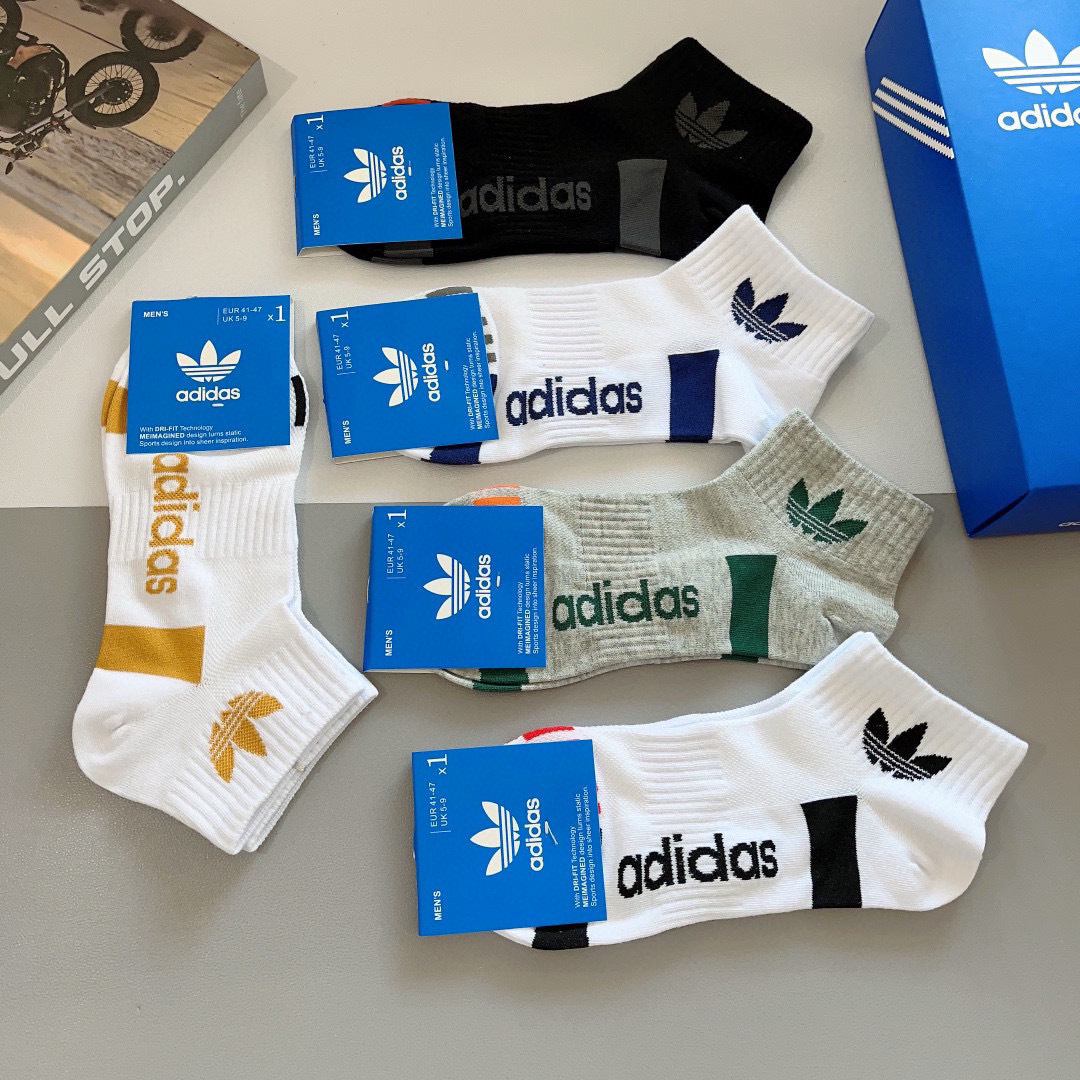 配包装（一盒5双）
🆕Adidas · 阿迪达斯高端字母男款袜子，新款三叶草纯棉面料，经典字母logo船