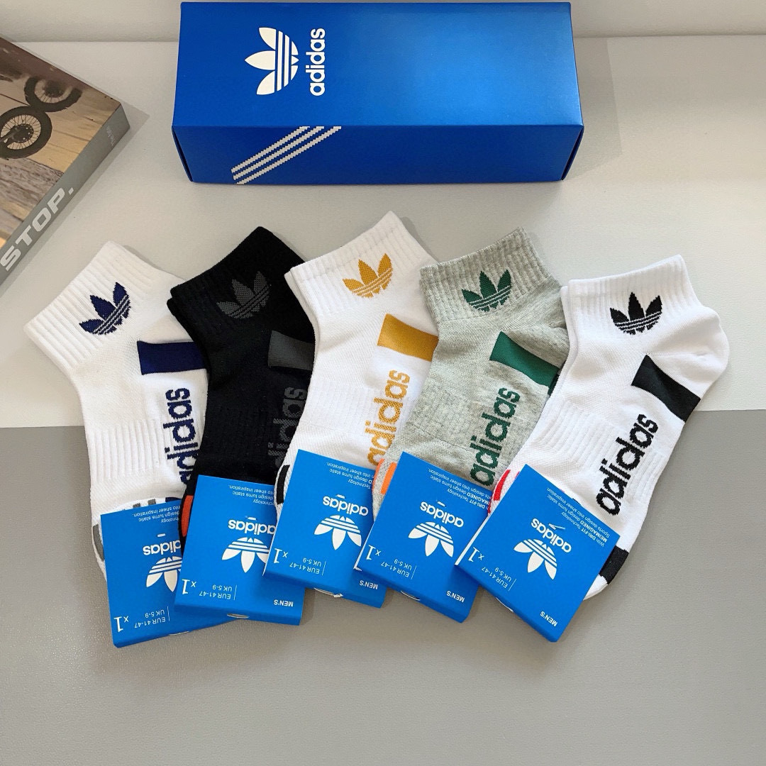 配包装（一盒5双）
🆕Adidas · 阿迪达斯高端字母男款袜子，新款三叶草纯棉面料，经典字母logo船
