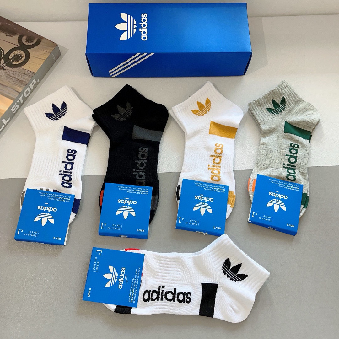 配包装（一盒5双）
🆕Adidas · 阿迪达斯高端字母男款袜子，新款三叶草纯棉面料，经典字母logo船