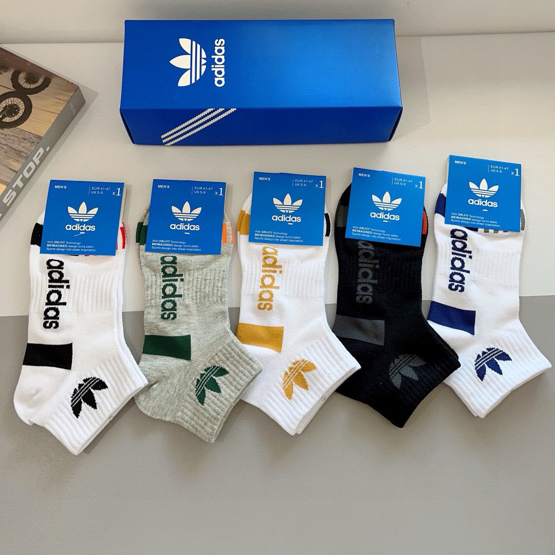 配包装（一盒5双）
🆕Adidas · 阿迪达斯高端字母男款袜子，新款三叶草纯棉面料，经典字母logo船