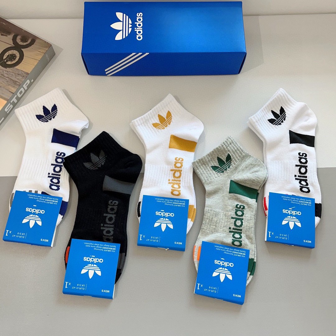 配包装（一盒5双）
🆕Adidas · 阿迪达斯高端字母男款袜子，新款三叶草纯棉面料，经典字母logo船