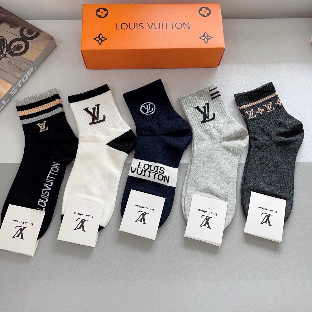 配包装（一盒5双） 🌟 LV 路易威登 超火爆小单品，纯棉面料，潮人必备 爆款，个性时尚百搭款，！你值得