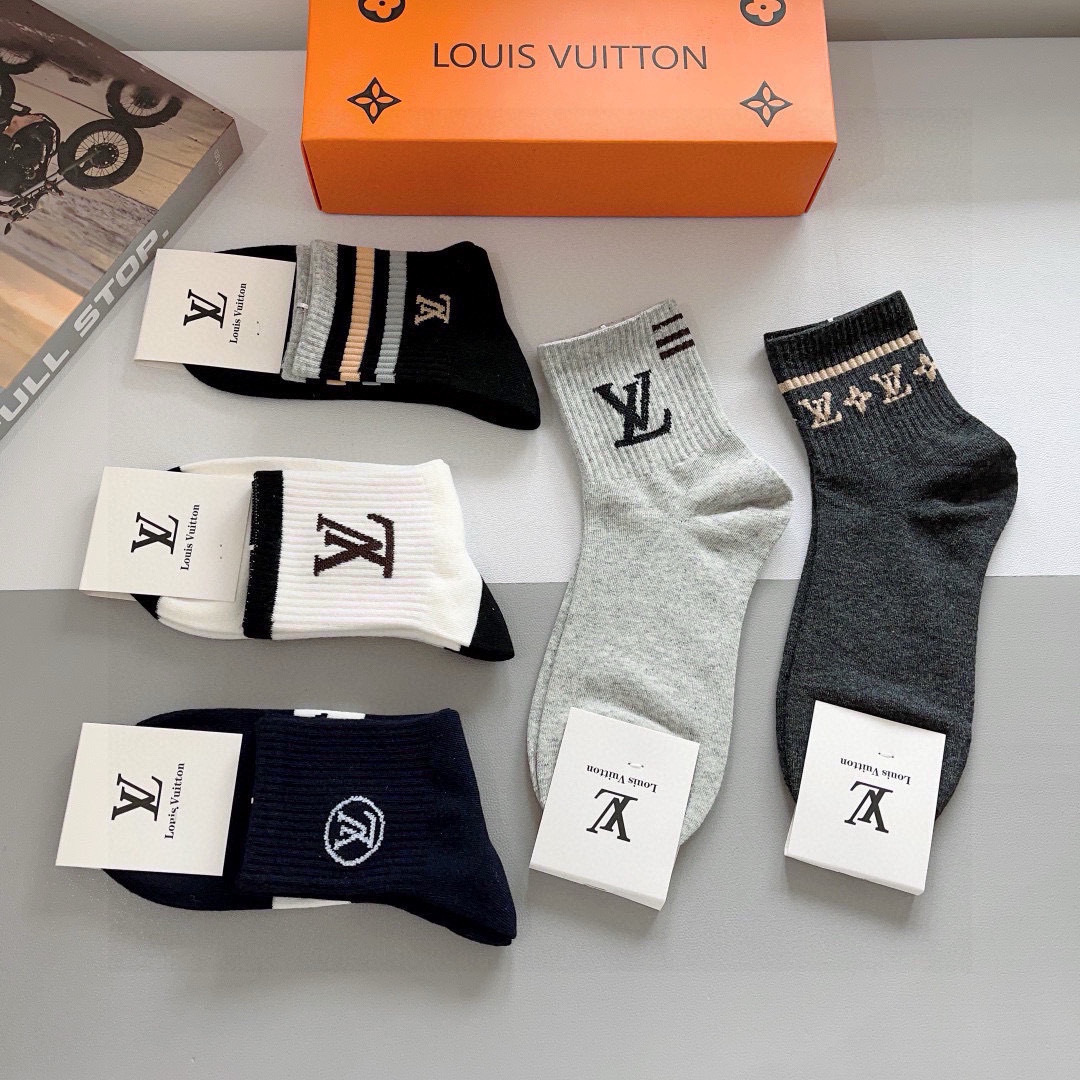 配包装（一盒5双） 🌟 LV 路易威登 超火爆小单品，纯棉面料，潮人必备 爆款，个性时尚百搭款，！你值得