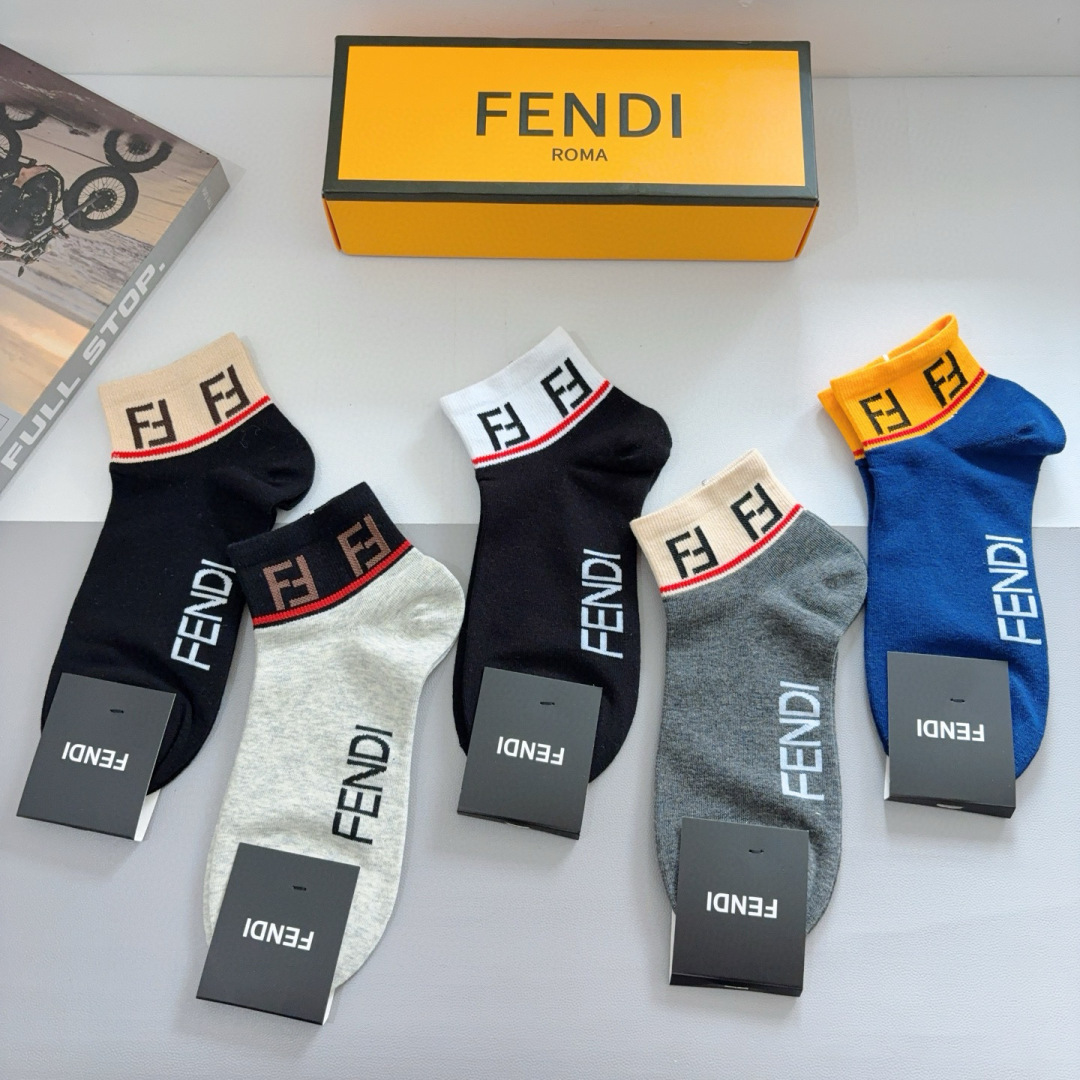 配包装（一盒5双）
FENDI  芬迪  字母双Ｆ男款船袜 短筒袜子，💓实用好穿 柔软透气，时尚百搭款，