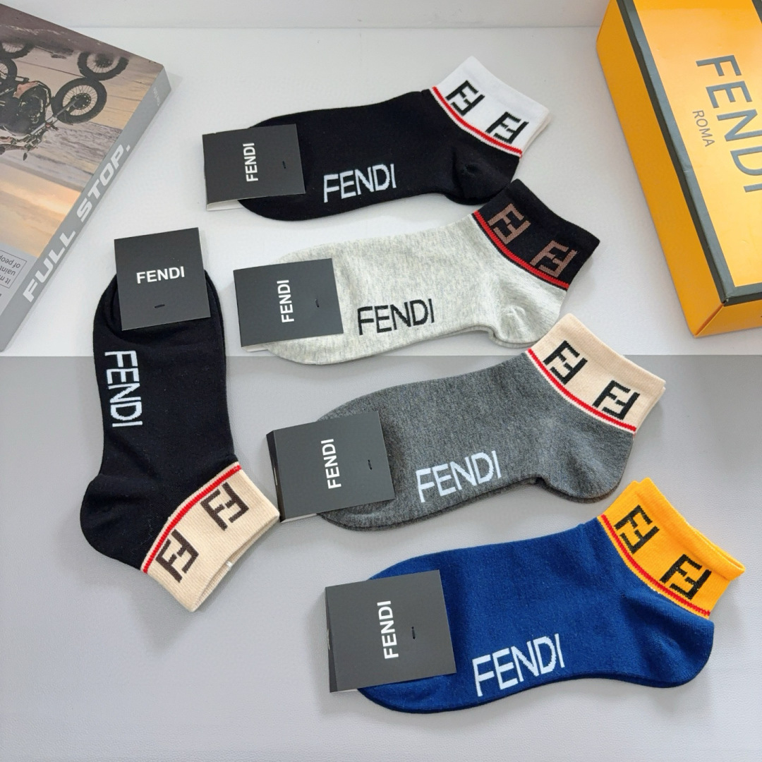配包装（一盒5双）
FENDI  芬迪  字母双Ｆ男款船袜 短筒袜子，💓实用好穿 柔软透气，时尚百搭款，