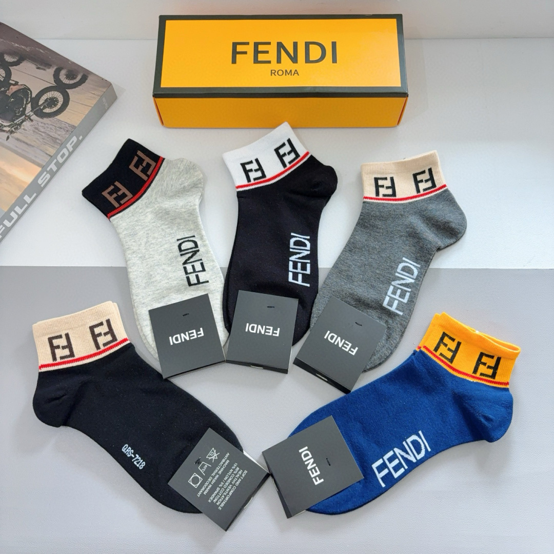 配包装（一盒5双）
FENDI  芬迪  字母双Ｆ男款船袜 短筒袜子，💓实用好穿 柔软透气，时尚百搭款，