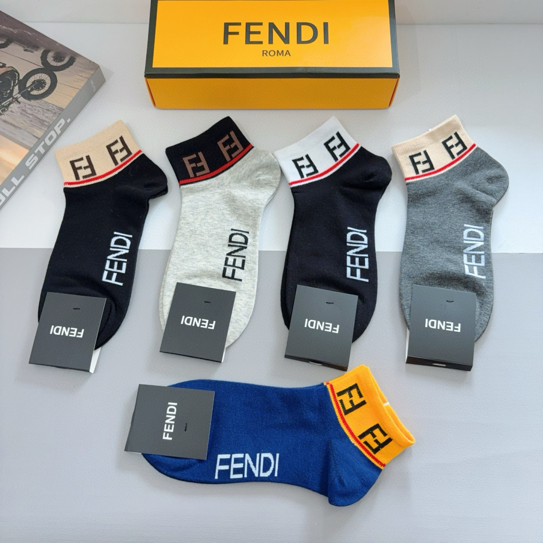 配包装（一盒5双）
FENDI  芬迪  字母双Ｆ男款船袜 短筒袜子，💓实用好穿 柔软透气，时尚百搭款，