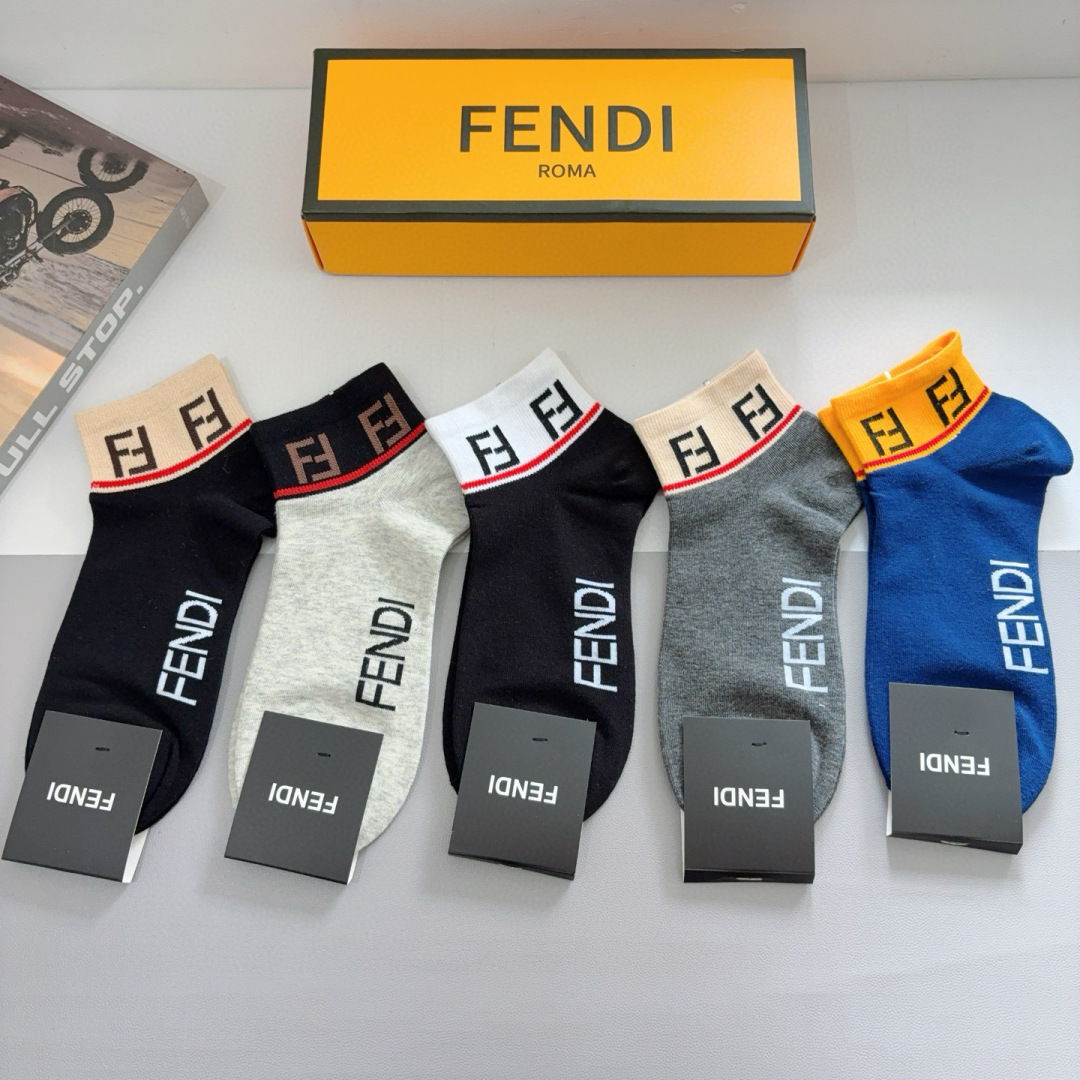 配包装（一盒5双）
FENDI  芬迪  字母双Ｆ男款船袜 短筒袜子，💓实用好穿 柔软透气，时尚百搭款，