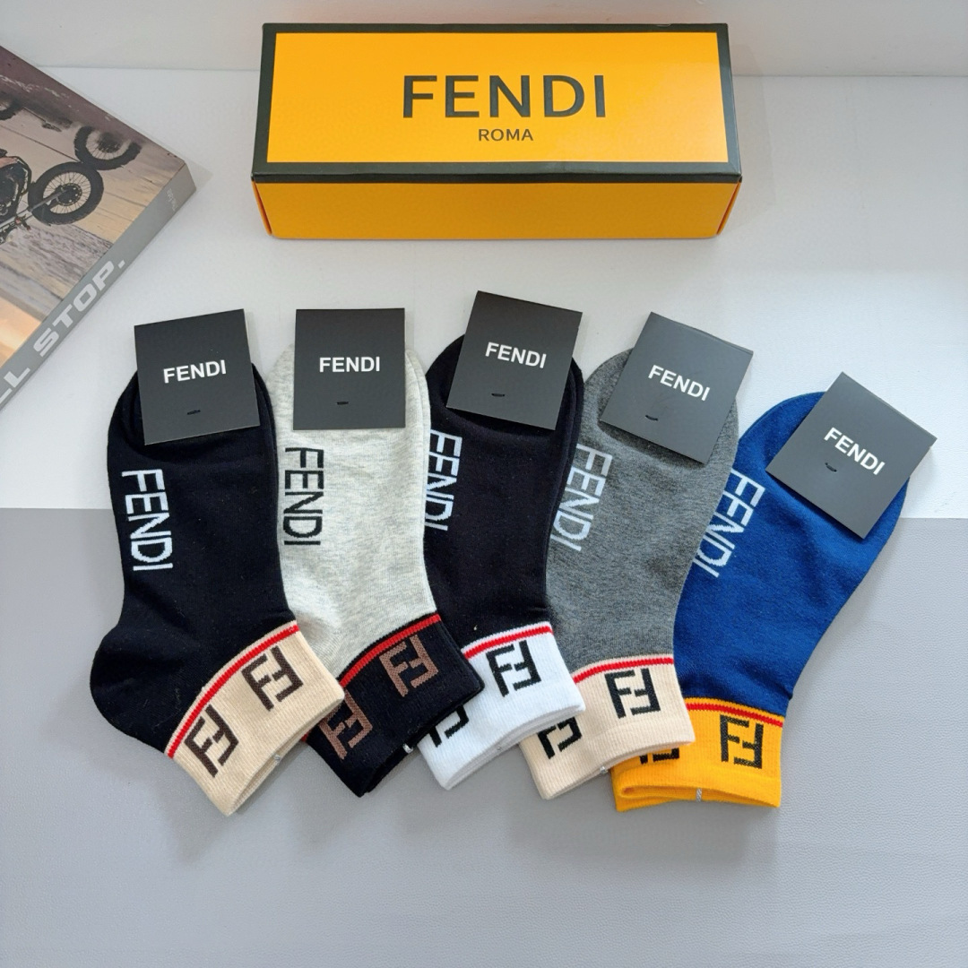 配包装（一盒5双）
FENDI  芬迪  字母双Ｆ男款船袜 短筒袜子，💓实用好穿 柔软透气，时尚百搭款，