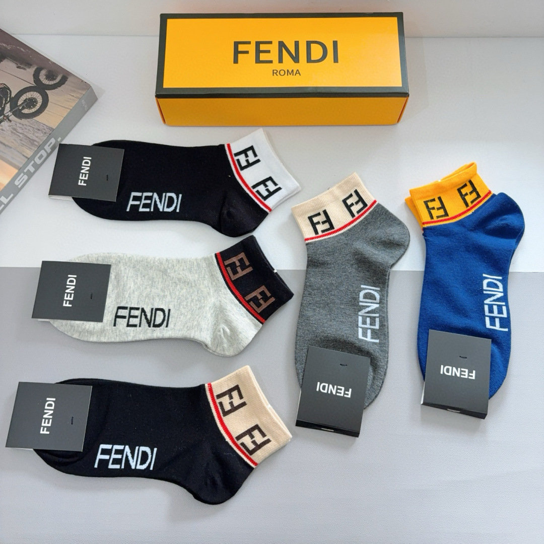 配包装（一盒5双）
FENDI  芬迪  字母双Ｆ男款船袜 短筒袜子，💓实用好穿 柔软透气，时尚百搭款，